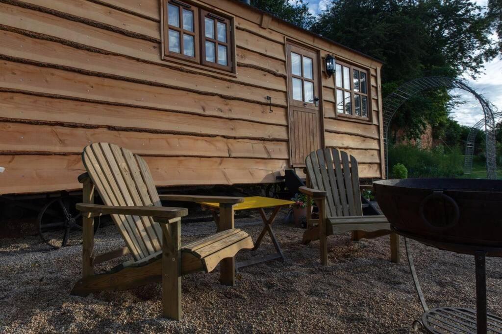 Luxury, Rural Shepherds Hut With Hot Tub Nr Bath Bristol Exterior photo
