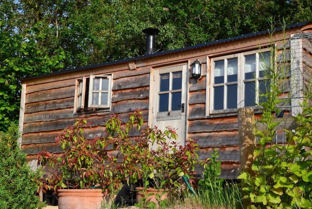Luxury, Rural Shepherds Hut With Hot Tub Nr Bath Bristol Exterior photo